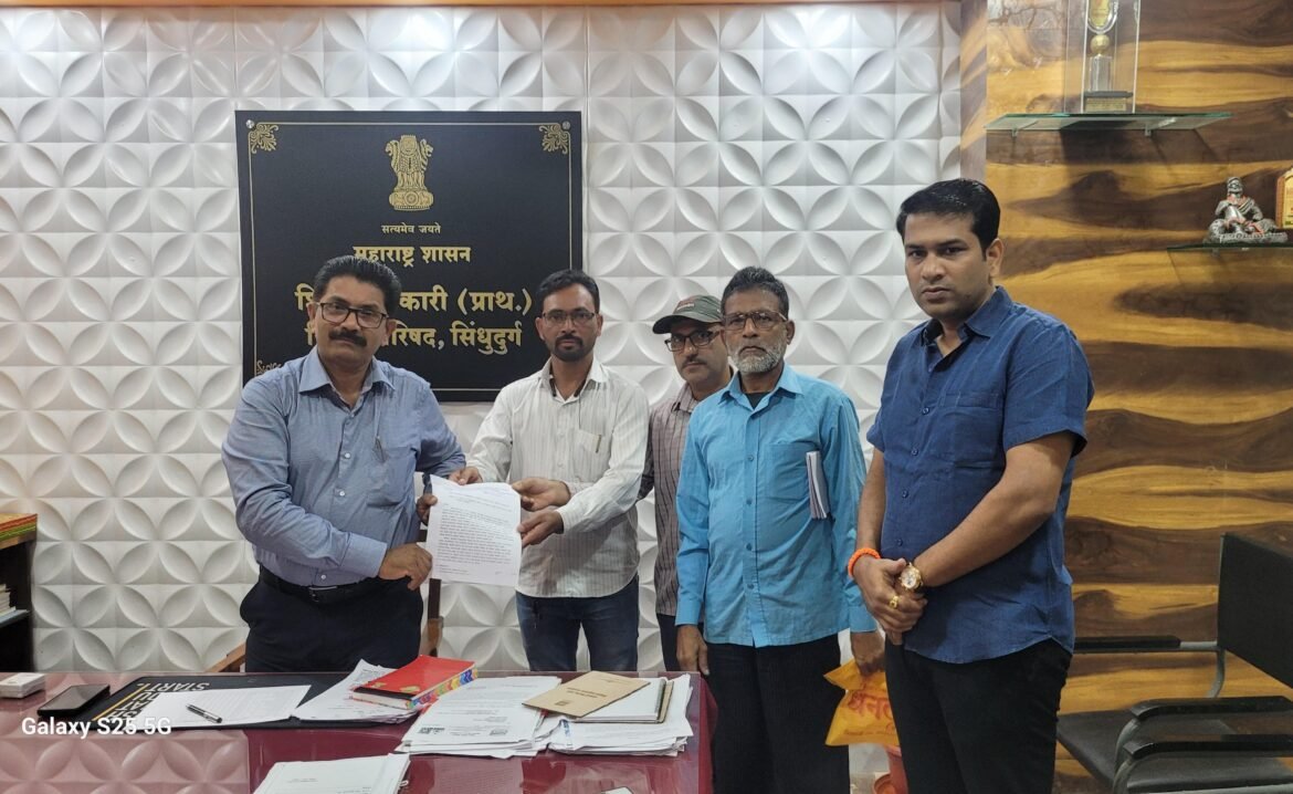 जिल्हा परिषद उर्दू शाळा धालवली येथे नवीन शिक्षक द्या-धालवली ग्रामस्थ व शाळा व्यवस्थापन समितीची मागणी