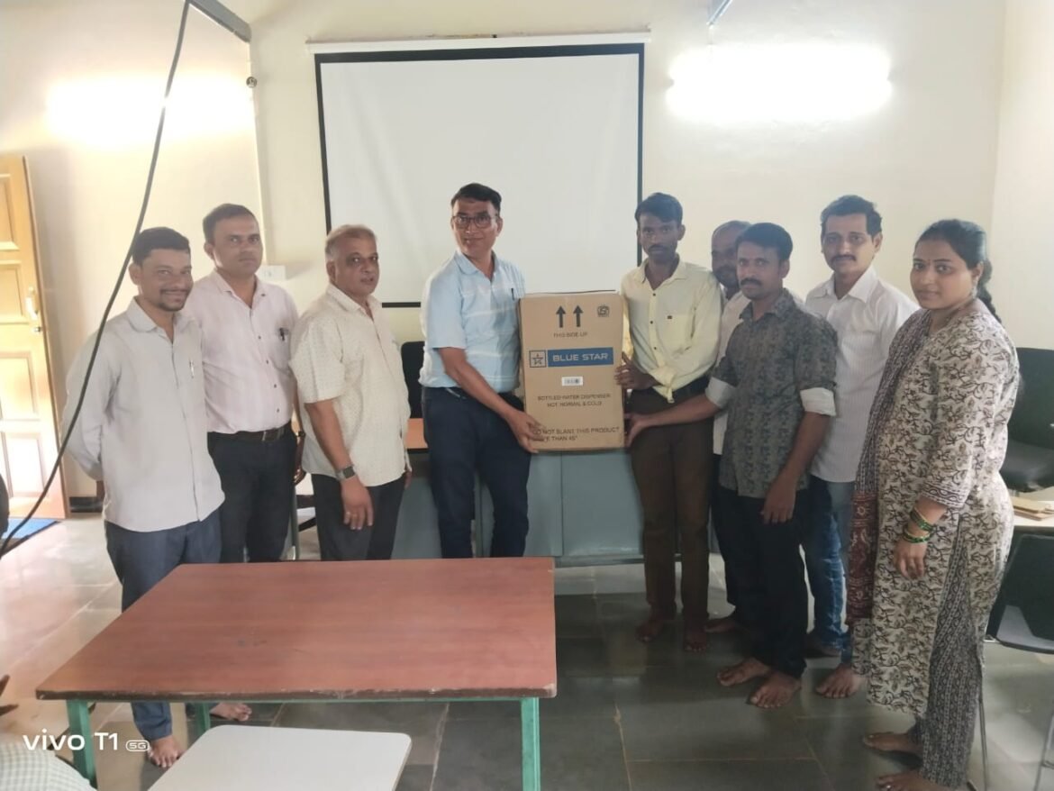 *माध्य. विद्यामंदिर साळशी प्रशालेस माजी विद्यार्थ्याकडून इले.वॉटर फिल्टर -प्रदान*