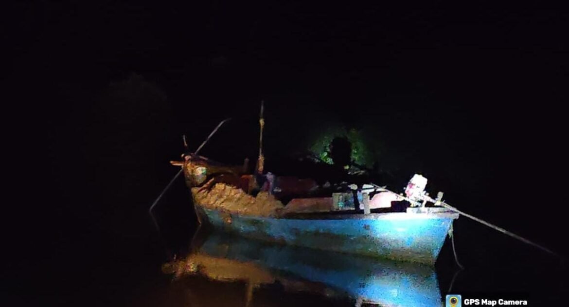 अवैद्य वाळू उत्खनानवर वेंगुर्ला महसूल विभागाची मोठी कारवाई