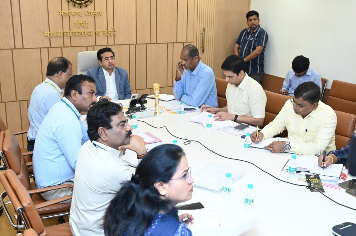 मच्छीमार बांधवांच्या नुकसानीचा आढावा; तलावांचे सर्वेक्षण करण्याचे आदेश