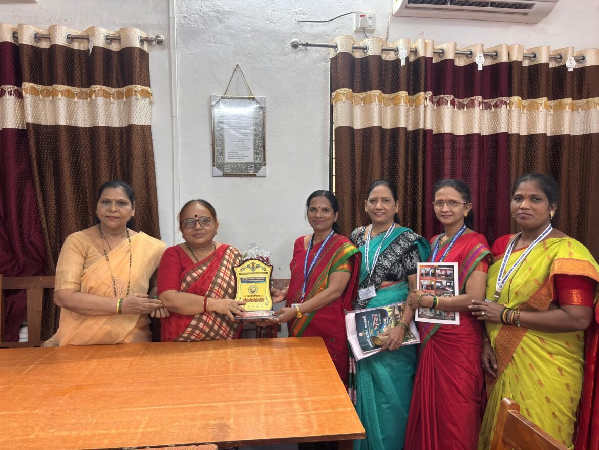*प्रा. डॉ.सौ .राजश्री साळुंखे यांना नवदुर्गा सन्मान*