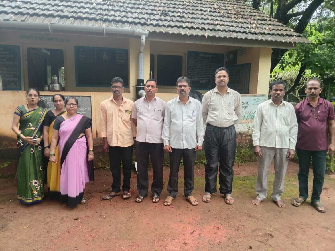 मुख्यमंत्री समृद्ध ग्रामपंचायत राज अंतर्गत आचिर्णे मधील ग्रामस्थांची आचिर्णे घानेगडवाडी व तेलीवाडी येथे स्वच्छता मोहीम*