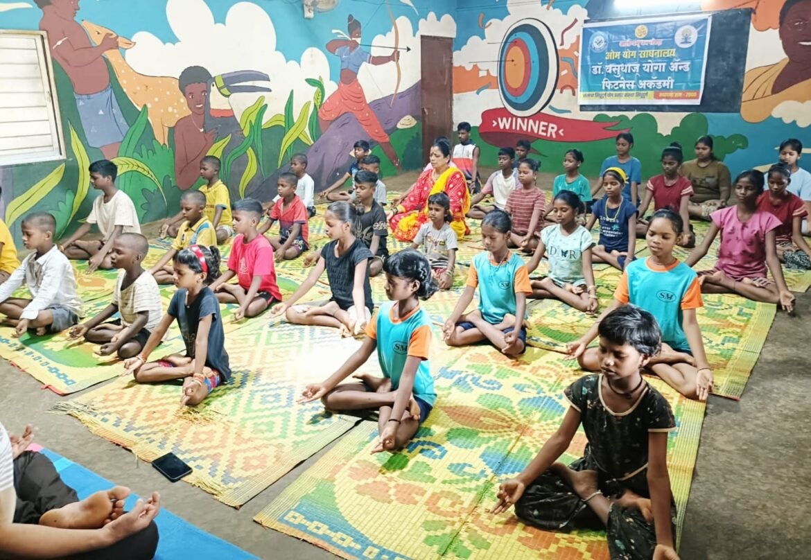 *पंतप्रधान नरेंद्र मोदी यांच्या वाढदिवसानिमित्त सेवा पंधरवाड्याच्या निमित्ताने ” वसुधाज योगा अँड फिटनेस अकॅडमी , वेंगुर्ले च्या वतीने ” योग सेवा “*