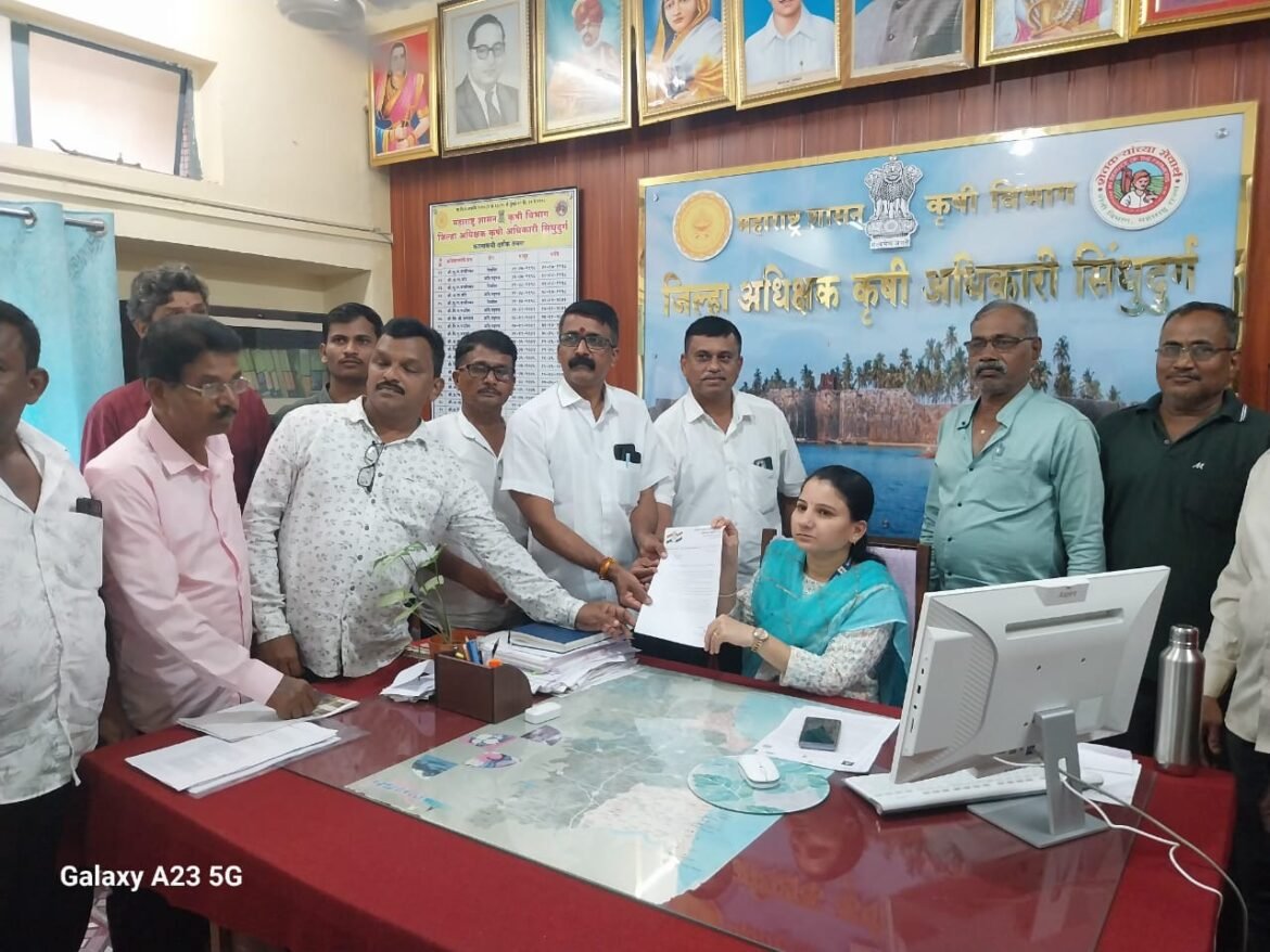 शिक्षक पात्रता संदर्भात सर्व शिक्षक संघटनांचा मूक मोर्चा*