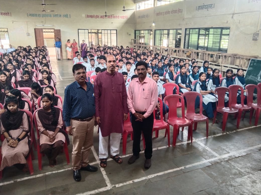 माध्यमिक विद्यामंदिर कनेडी प्रशालेत व्यसनमुक्ती विषयक मार्गदर्शन संपन्न