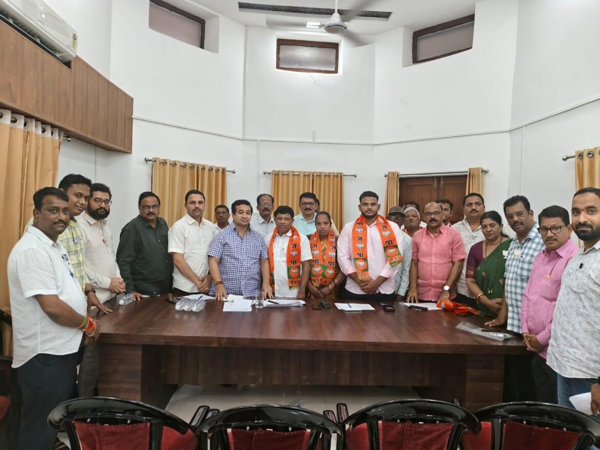 वेंगुर्लेतील राष्ट्रवादी शरद पवार गटाच्या पदाधिकाऱ्यांचा पालकमत्र्यांच्या उपस्थितीत भाजपात प्रवेश