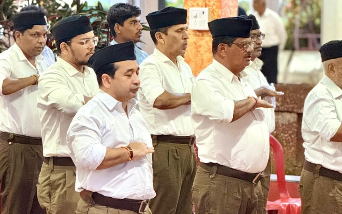 संघाच्या शिस्तबद्ध संचलनात मंत्री नितेश राणे सहभागी..स्वयंसेवकांसोबत साजरा केला विजयादशमी उत्सव