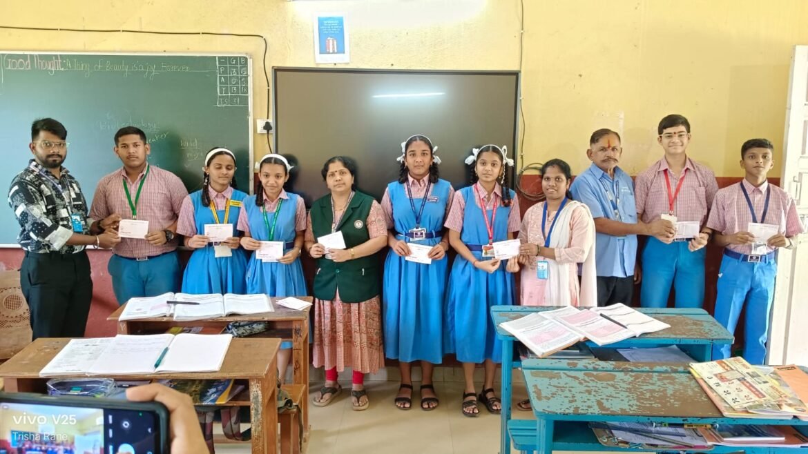 दिविजा वृद्धाश्रमाने शालेय विद्यार्थ्यासाठी दिवाळीनिमित्त उटणे वाटप : आजी आजोबांकडून मुलांना मिळाली सुगंधी भेट