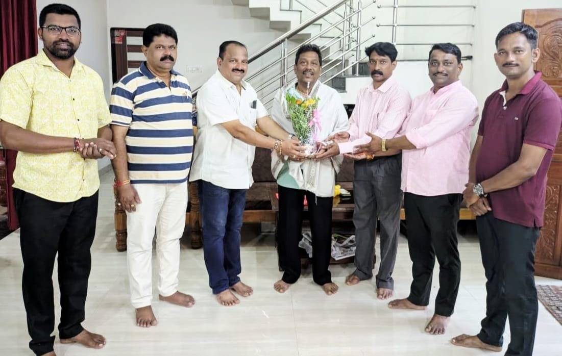 भंडारी समाज ऐक्यवर्धक मंडळाच्या वेंगुर्ले तालुका अध्यक्ष पदी डाॅ.आनंद बांदेकर यांची निवड झाल्याबद्दल भाजप च्या वतीने अभिनंदन !!!