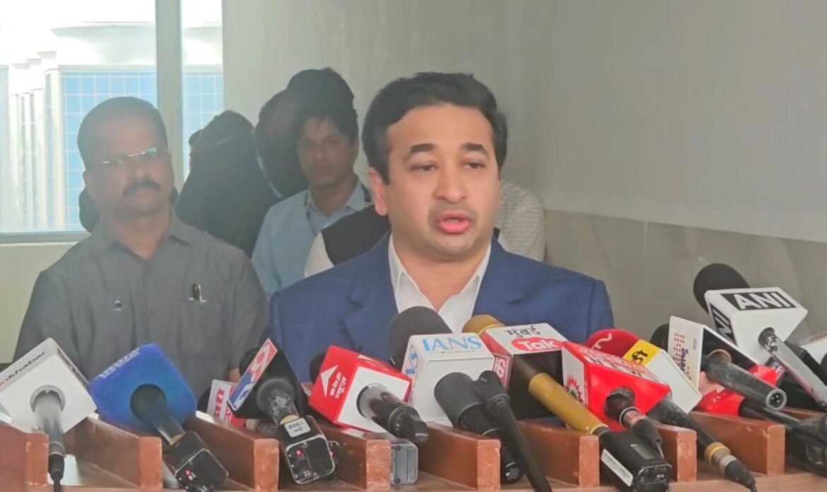 कोकणातील नुकसानग्रस्त शेतकऱ्यांना जास्तीत जास्त मदत देण्याचे मुख्यमंत्र्यांचे निर्देश*