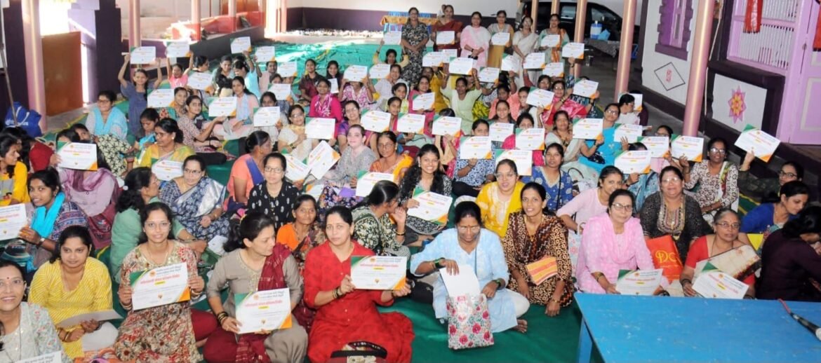 मोफत प्रशिक्षण शिबिराला महिलांचा उत्स्फूर्त प्रतिसाद