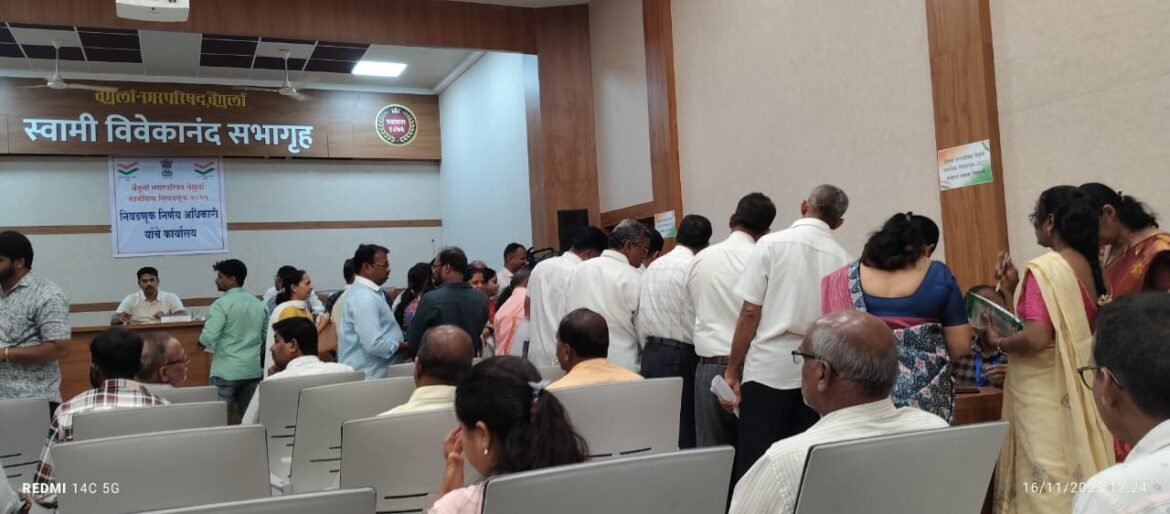 नगरध्यक्षपदासाठी ५ तर नगरसेवक पदासाठी एकूण ७२ उमेदवारी अर्ज दाखल