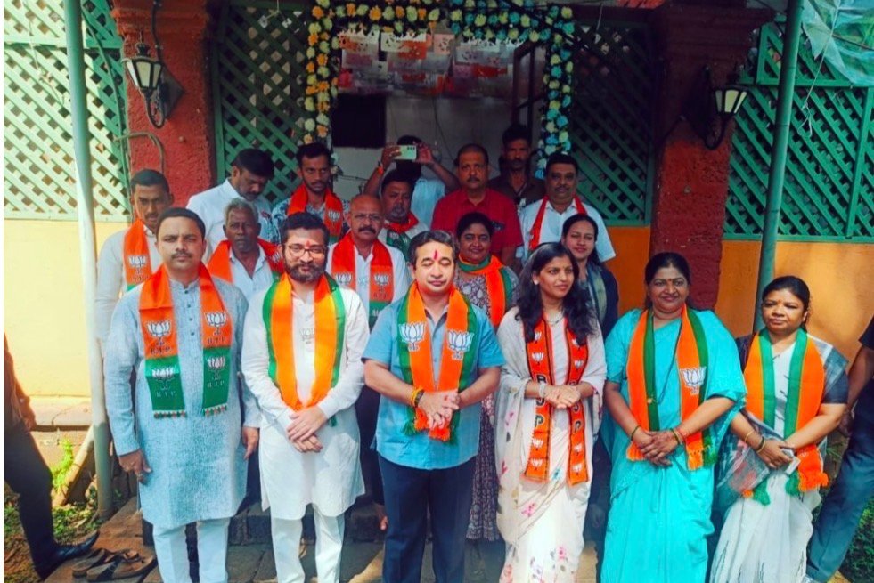 सावंतवाडीत प्रचारासाठी पालकमंत्री नितेश राणे स्वत: उतरले मैदानात