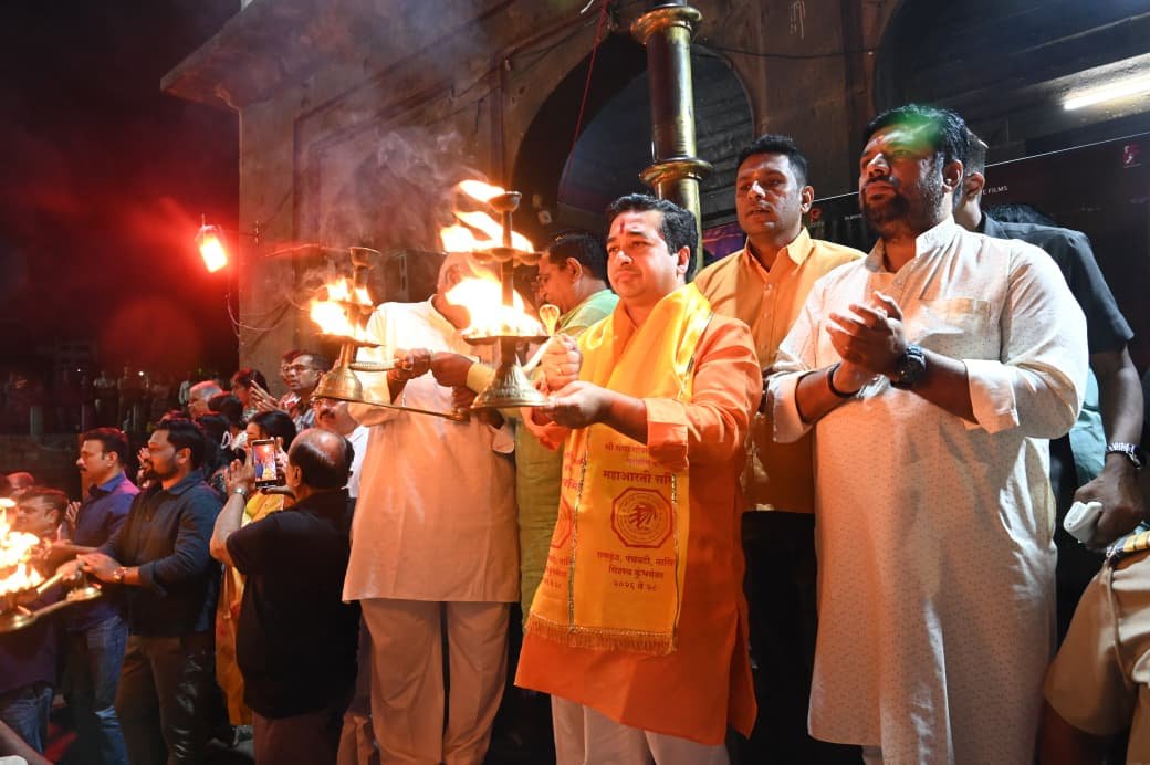 मंत्री नितेश राणे यांची गोदातीरी महाआरती