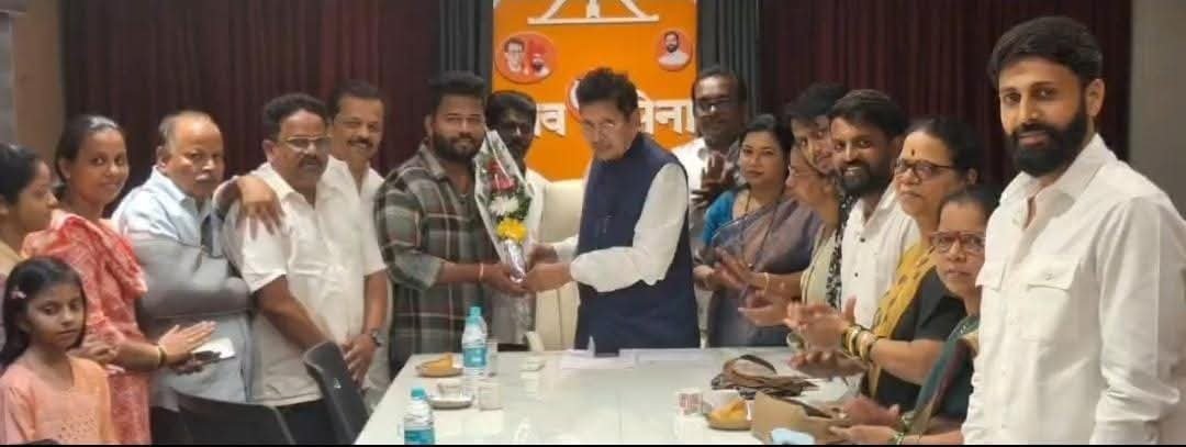 माजी मंत्री, आमदार दीपक केसरकर यांनी सावंतवाडीच्या नवनिर्वाचित नगरसेवकांचा केला सन्मान