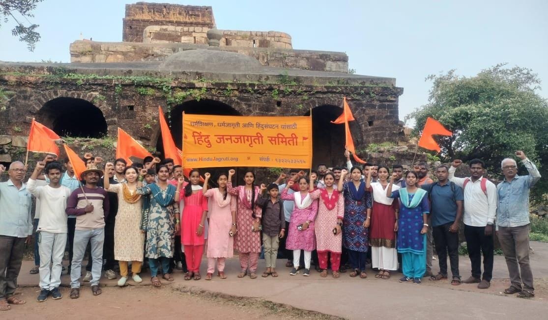 सिंधुदुर्ग किल्ल्यात ‘एक दिवस छत्रपती शिवाजी महाराजांच्या सानिध्यात’ गड मोहीम संपन्न