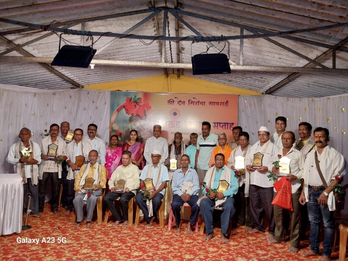 देव रवळनाथ प्रासादिक भजन मंडळ ओटवणे प्रथम तर वेताळ मुंजेश्वर द्वितीय