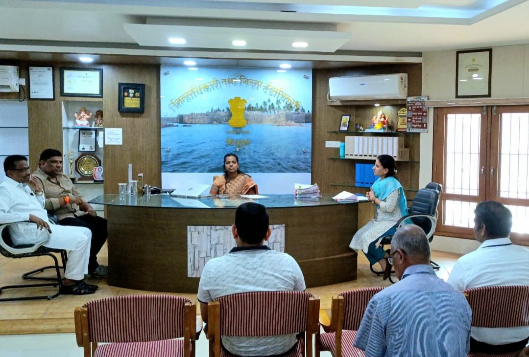 वंचित राहिलेल्या ९७० शेतकऱ्यांना फळपीक विमा नुकसानीची रक्कम मिळवून द्या