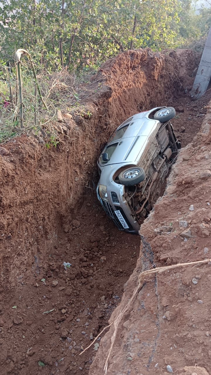 प्रवाशांचा जीव गेल्यावर जाग येणार काय ? देवगड निपाणी हायवे ठेकेदार निखिल कन्स्ट्रक्शन चा अक्षम्य बेजबदारपणा