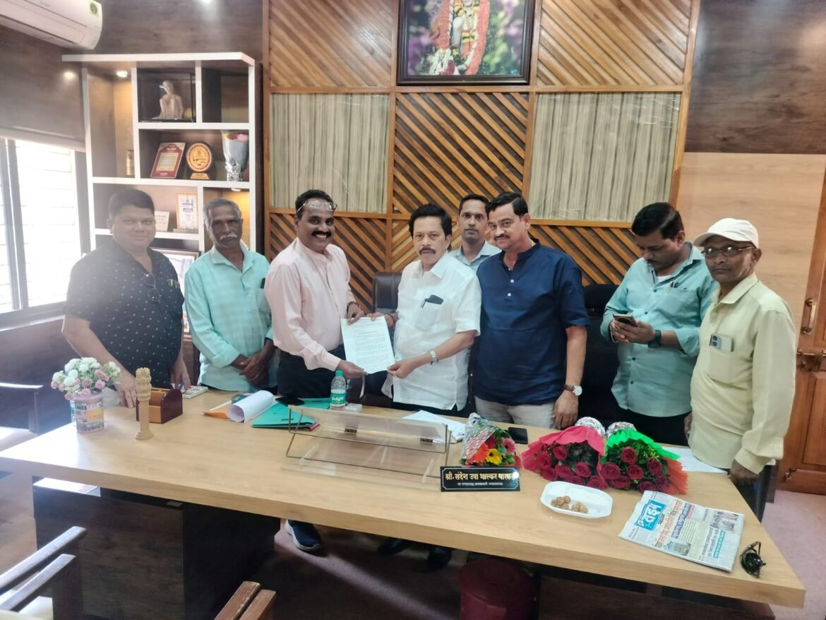 कणकवली ह्यूमन राईट च्या वतीने नगराध्यक्ष संदेश पारकर यांची भेट घेत विविध शहरातील समस्यांबाबत चर्चा..*