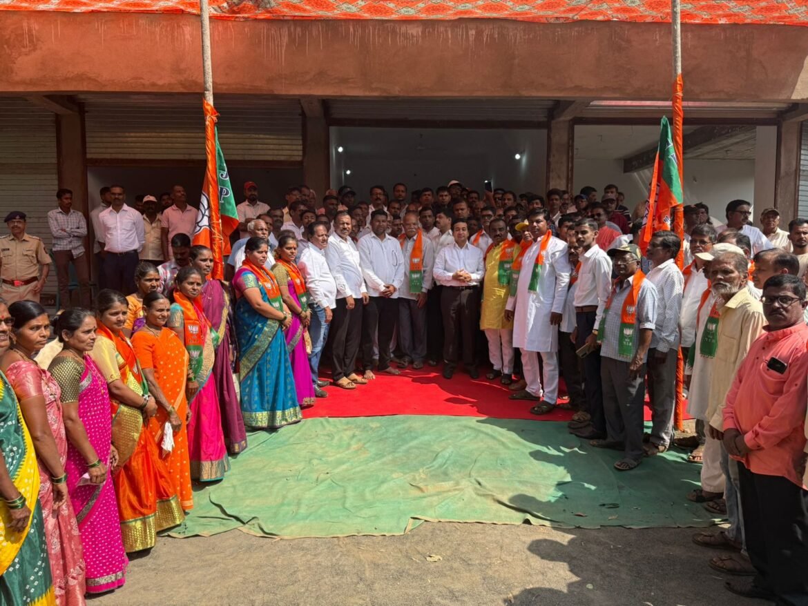 नाटळ मध्ये ठाकरे सेनेला भगदाड