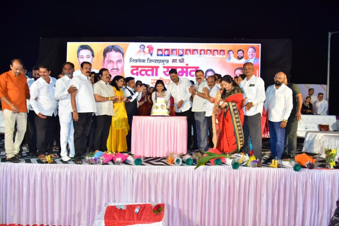 राज्याचे माजी मुख्यमंत्री आणि विद्यमान खासदार नारायण राणे यांची दत्ता सामंतच्या  वाढदिवसानिमित्त उपस्थित