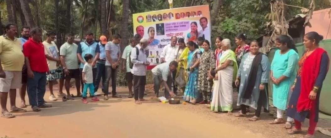 मालवणत दांडेश्वर मंदिर ते दांडी शाळा या रस्त्यावर पथ दिवेचे लोकार्पण