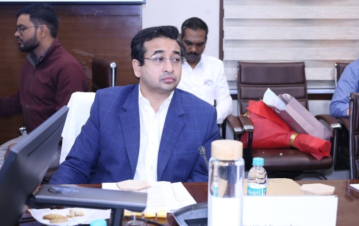 कोळंबी उत्पादन आणि मत्स्यव्यवसाय विकासासाठी दिल्लीत उच्चस्तरीय बैठक संपन्न