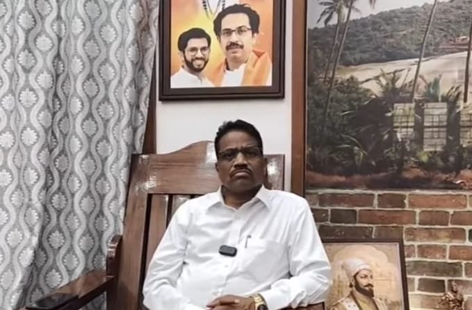 ​ठाकरे शिवसेनेला मोठा धक्का; सतीश सावंत यांचा राजीनामा..!
