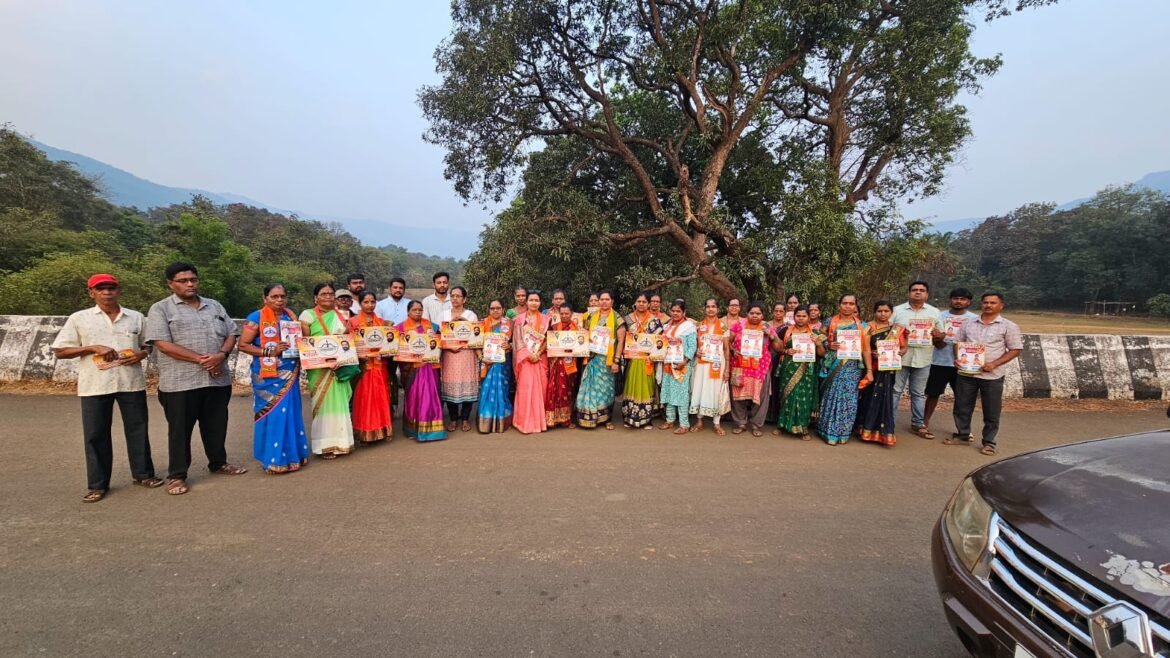 हेवाळे गावात महायुतीच्या सायली निंबाळकर यांना उत्स्फूर्त प्रतिसाद; प्रचारात जनसहभाग वाढला