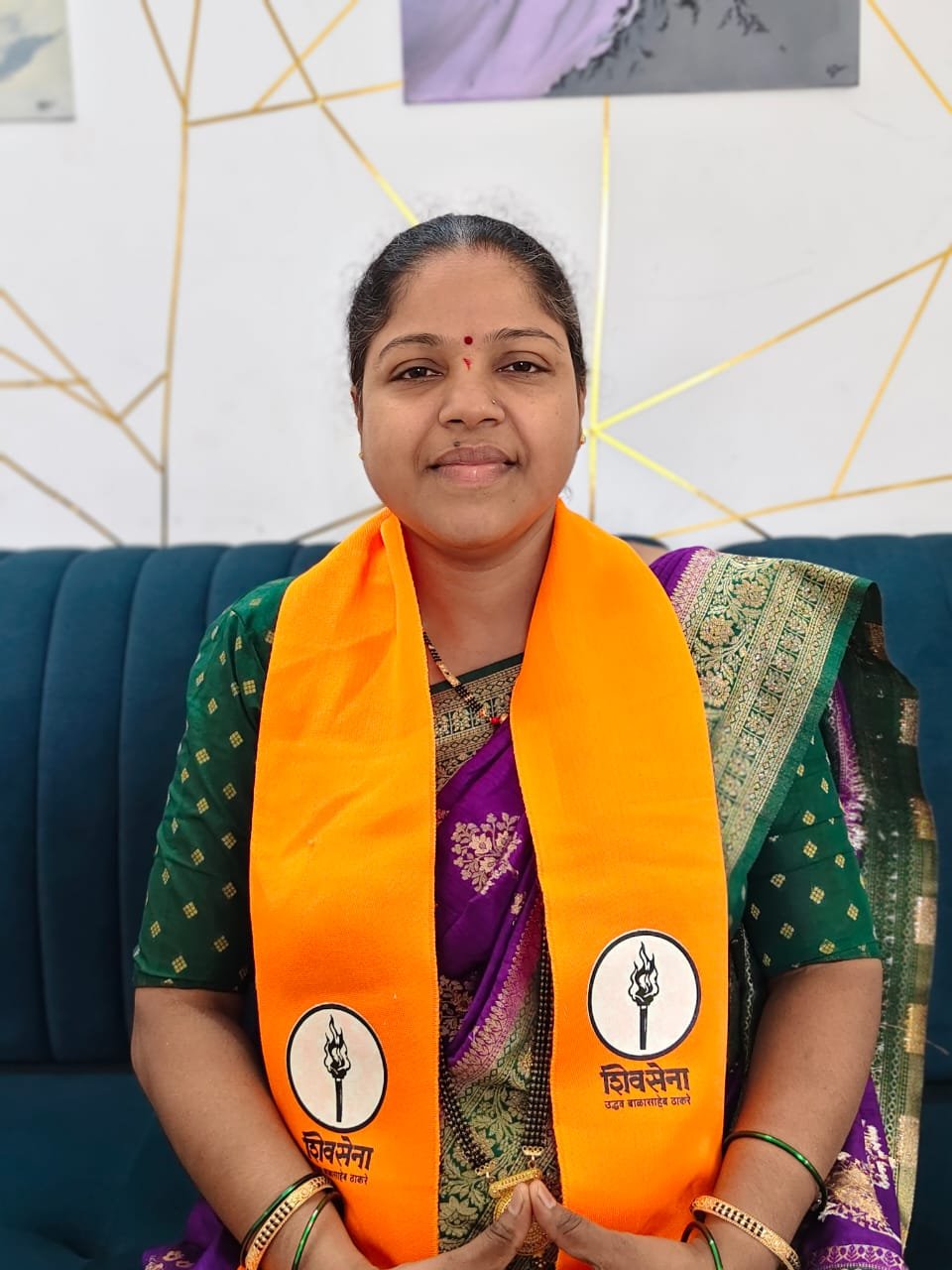 मणेरीत मशाल पेटली, ठाकरे सेनेची चाल जुळली; प्रिती धुरी रणांगणात उतरली