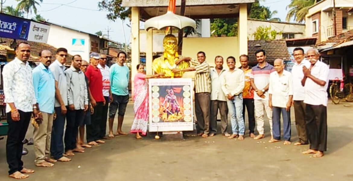 शिवप्रेमी मित्रमंडळाकडून श्री शिवाजी महाराजांना अभिवादन