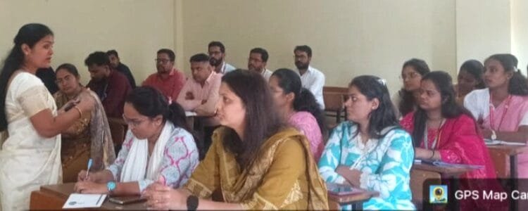 पुष्पसेन सावंत फार्मसी कॉलेजमध्ये शिक्षकांसाठी कार्यशाळा