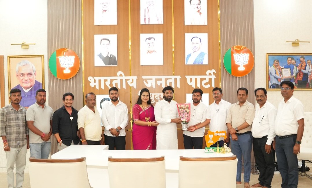 दोडामार्गात महायुतीचा झेंडा! विजयी उमेदवारांचा विशाल परब यांच्या हस्ते गौरव