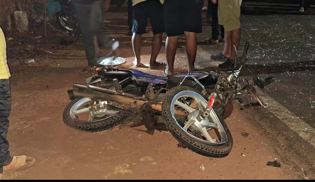 कुंभारमाठ येथे सुमोच्या धडकेत मोटरसायकलस्वार तरुण जागीच ठार..