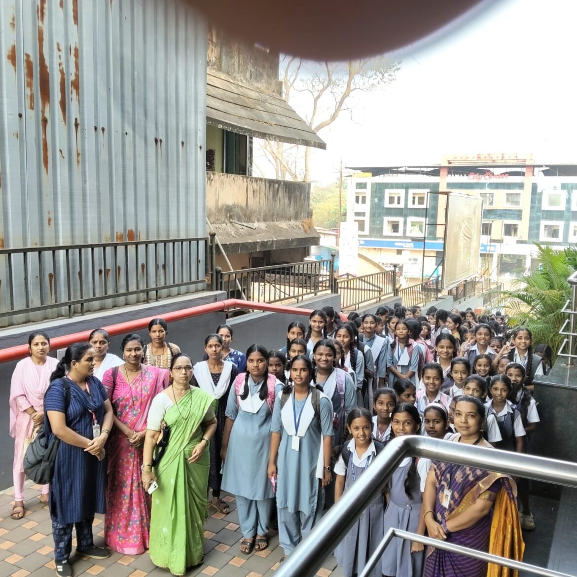 ​’द केरला स्टोरी २’ च्या माध्यमातून विद्यार्थिनींमध्ये जनजागृती; पालकमंत्री नितेश राणे यांची अनोखी संकल्पना!