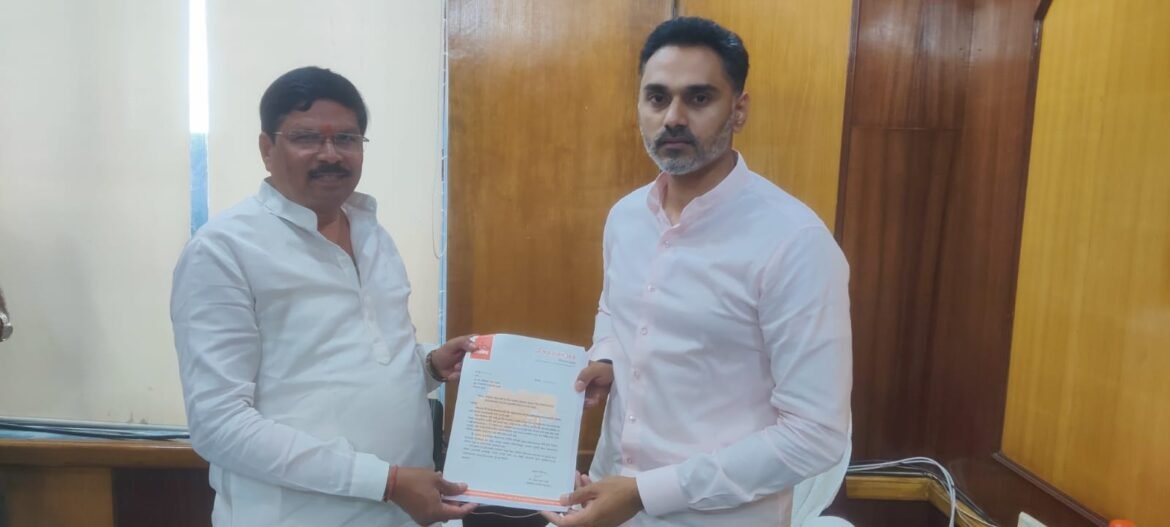 शिवसेना उपनेते श्री. संजय आग्रे यांची गृह राज्यमंत्री मा. श्री. योगेश कदम यांची भेट; ई-पिक पाहणी अ‍ॅपमधील अडचणी व भात खरेदी नोंदणी मुदतवाढीबाबत निवेदन