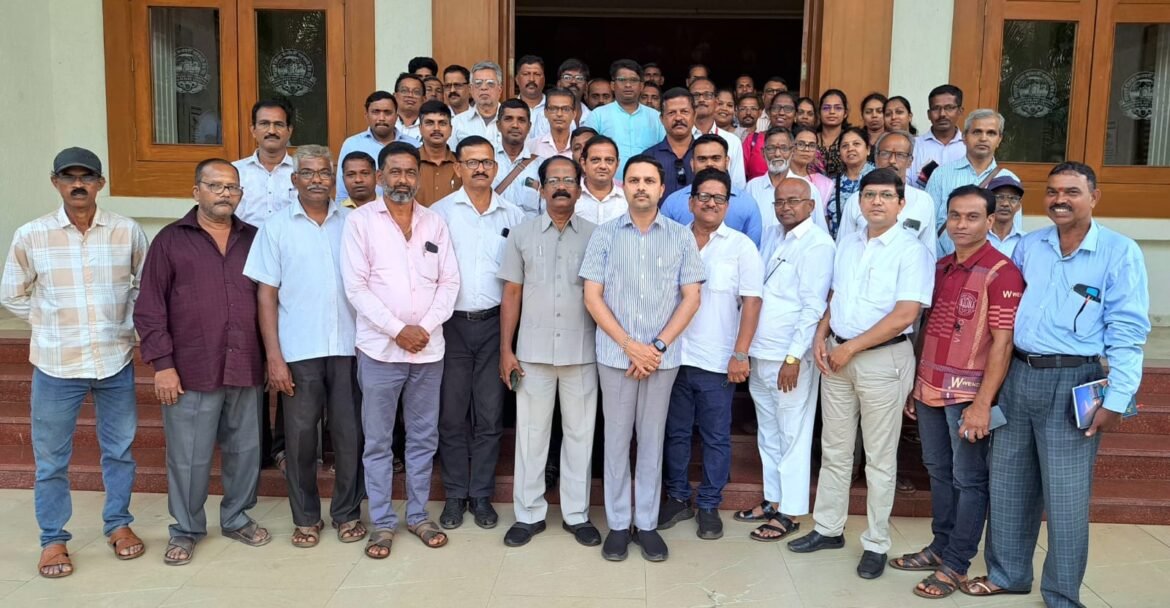 जिल्ह्यात २६ सहकारी संस्थांमध्ये काजू खरेदी केंद्र सुरू होणार शेतकऱ्यांना योग्य भाव मिळावा; जिल्हा बँक अध्यक्ष मनीष दळवी यांची माहिती