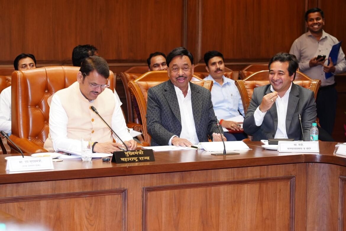 अधिवेशन संपण्यापूर्वीच आंबा-काजू उत्पादक शेतकऱ्यांना नुकसानभरपाई जाहीर करणार*