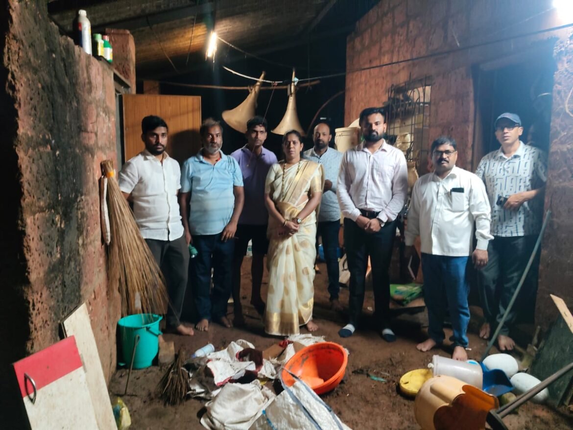 करूळ येथील नुकसान झालेल्या घराची सभापती सिद्धेश रावराणे यांच्याकडून पाहणी