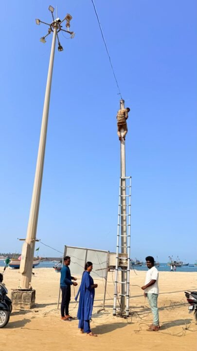 दांडी किनाऱ्यावरील बंद हायमास्ट टॉवर प्रकाशमान