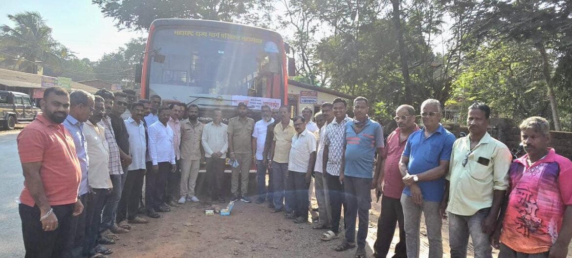 मालवण आचरा पंढरपूर मार्गे अक्कलकोट बसचे आचरा येथे जल्लोशी स्वागत… प्रवाशांत उत्साह