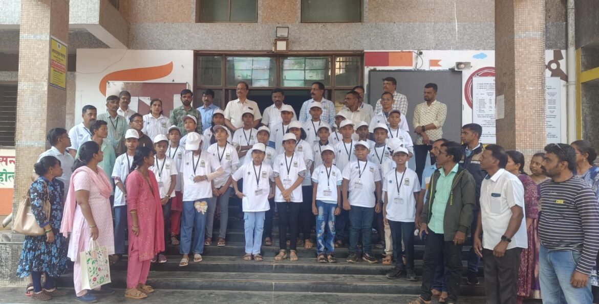 समग्र शिक्षा अंतर्गत राष्ट्रीय अविष्कार अभियान सन 2025-26 या उपक्रमांतर्गत Exposure Visit in side State ला सहलचे आयोजन