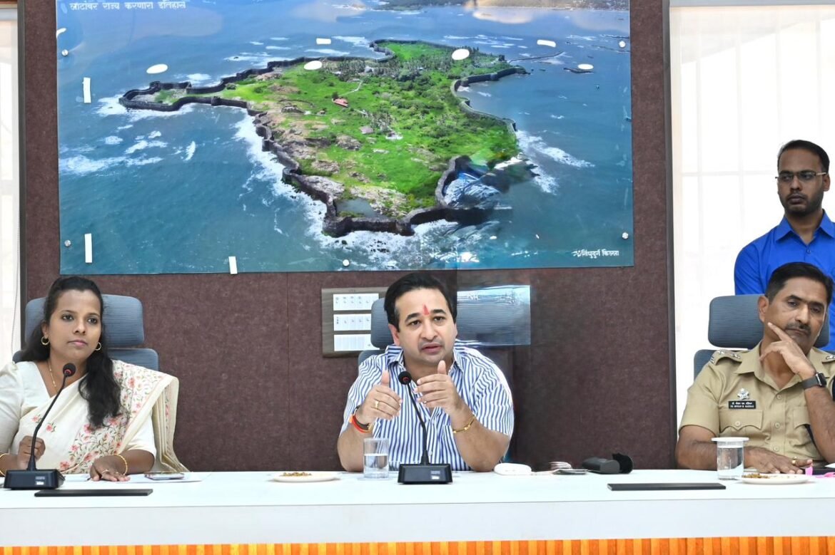 पालकमंत्री नितेश राणे घेतला व्यावसायिक गॅस पुरवठ्याचा आढावा