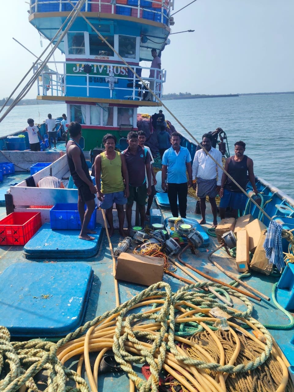 *सिंधुदुर्ग: निवती समुद्रात गोव्याची अवैध LED पर्ससीन नौका जप्त; मत्स्यव्यवसाय विभागाची धडक कारवाई*