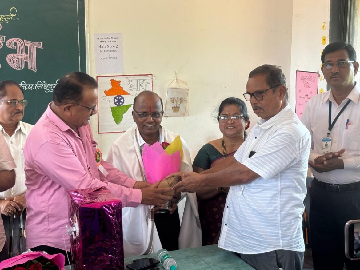 न्यू इंग्लिश स्कूल अँड ज्युनिअर कॉलेज फोंडाघाट प्रशालेत सेवानिवृत्तीपर सत्कार समारंभ संपन्न