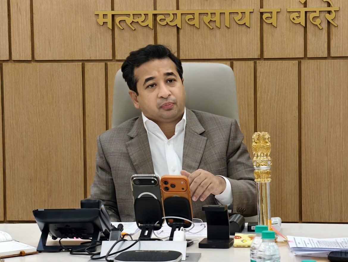 बेकायदेशीर एलईडी वापरणाऱ्या मासेमारी बोटींवरील कारवाईसाठी तपासणी मोहिम व्यापक करा*