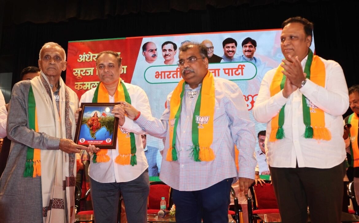 मुंबईत शरद चव्हाण यांचा सत्कार; कार्यकर्त्यांसाठी प्रेरणादायी क्षण