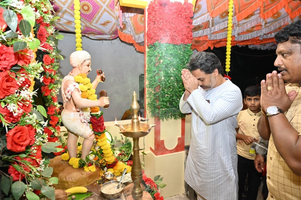 कुडाळ कुंभारवाडी येथे संत गोरोबा काका पुण्यतिथी उत्सव उत्साहात; निलेश राणे यांनी घेतले श्री देव ब्राह्मणाचे दर्शन