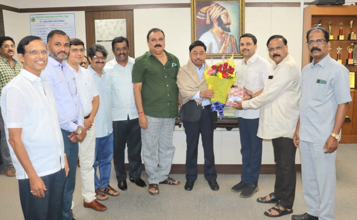 *खा.नारायण राणे यांची सिंधुदुर्ग जिल्हा बँक प्रधान कार्यालयास सदिच्छा भेट*